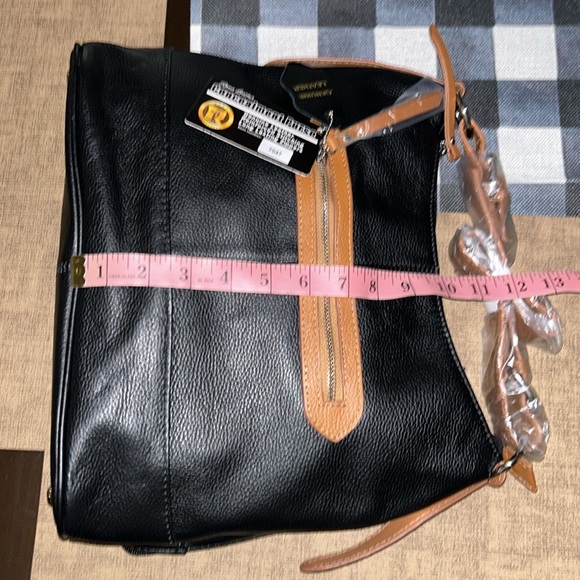 Concealed Carry Purse - Leather Crossbody Messenger by Roma Leathers - Picture 6 of 8